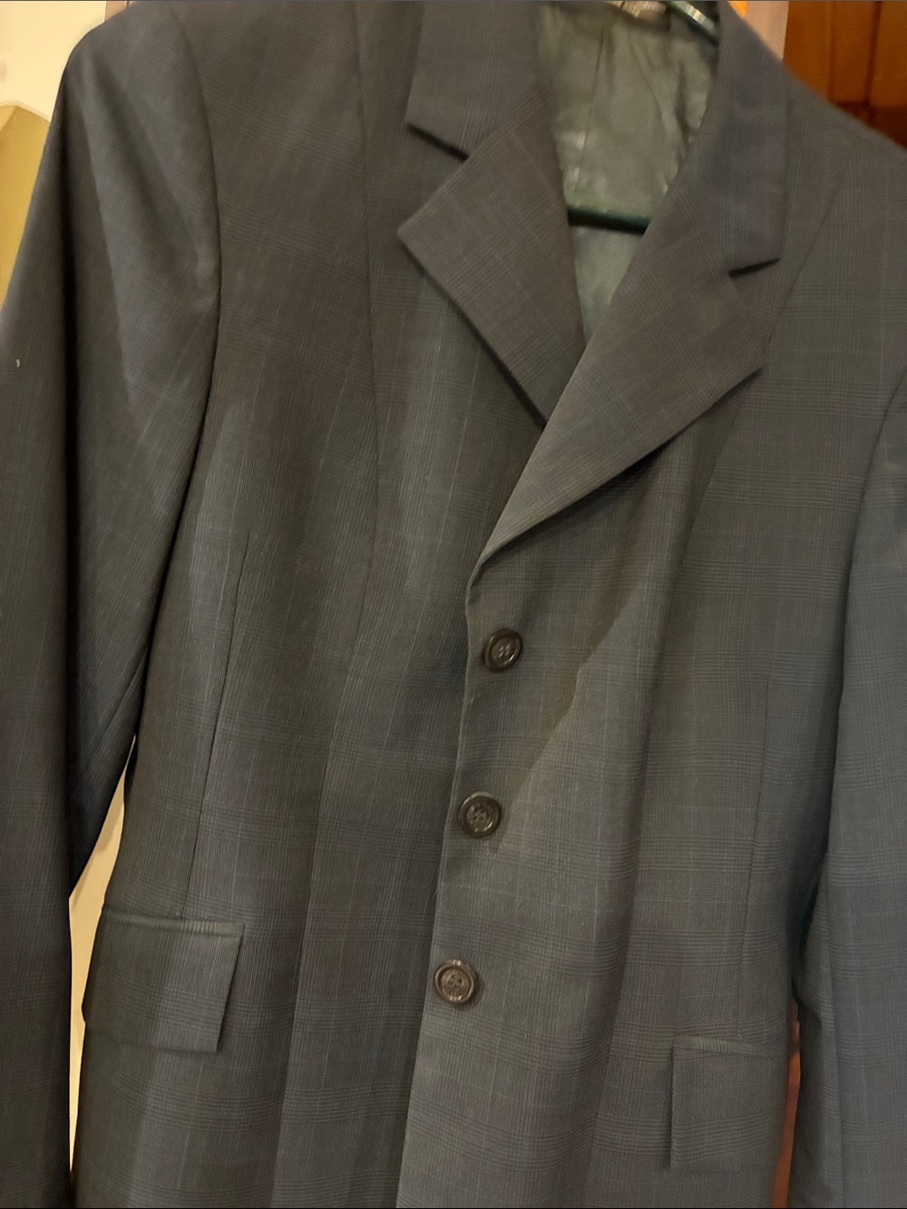 Men's Gray Plaid Three-Button Suit Blazer - Classic Tailored Fit